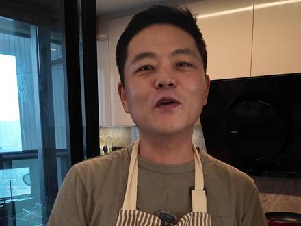 韩式饺子汤:鲜爽暖胃,简单好做🍲 饺子还能煮汤?今天教大家做一个简单的韩式饺子汤!暖胃好吃#韩国料理 #美食教学 #饺子汤 #暖胃美食 #简单美食