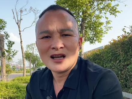 据说红豆要和海莉一起创办专属大舞台了,是真的吗?到时候他的人气会不会很高?#红豆 #海莉 #索图大舞台 #重庆奉节#木森大舞台