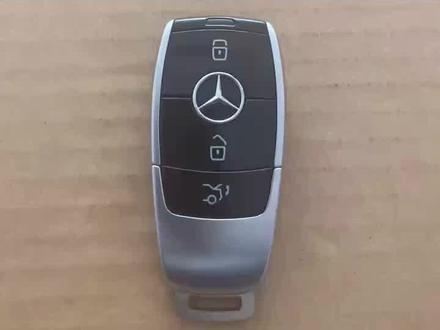 奔驰GLB车钥匙怎么换电池视频教程,电池型号2032。#奔驰glb #奔驰glb200 #奔驰glb钥匙更换电池