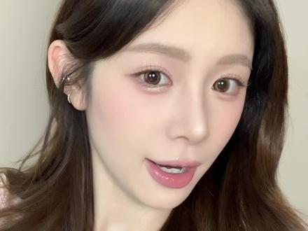 🍧夏日果汁唇釉|温柔与少女感并存!! #妆容分享#今日妆容#唇蜜分享#花洛莉亚双生蝴蝶系列#花洛莉亚唇部精华蜜