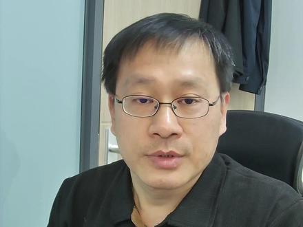 张雪机车夺冠背后的工业克苏鲁 雅马哈、杜卡迪、川崎、本田、凯旋,这些几十上百年积累的世界知名摩托品牌,却在赛场上输给一个初创2年的中国新品牌。很多人至今跪在地下,觉得这一定是假的!这是因为,他们以为科技创新、技术进步、精益设计只是企业内部的传承。却没看懂全社会的尊师重教、国家主导的持续科研投入、全产业链的全面技术进步、无数工程师和技师的不懈努力,才是托举张雪机车,在短短两年时间里创造辉煌的幕后英雄。
张雪机车的成功,也促成了中国摩托车产业链的质变。打破欧美日对顶级赛事数十年的垄断,彻底颠覆国产摩托廉价代步的刻板印象,重新定义了这一领域的中国制造,彻底打破国内摩托车企业的内卷。
怎样在中国工业克苏鲁的肩膀上创造一个新品牌?张雪给我们做了最好的示范。让你只用花4万块钱,就能直线生吃两台15万的,把16万的那台拉爆缸,让11万、 12万的那些连你的尾灯都看不到。这就是中国制造!就一个字,牛逼!
#张雪机车 #WSBK夺冠 #工业克苏鲁 #中国制造 #生吃R9