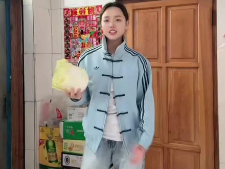 《白菜对我笑》 我把白菜吃掉!低成本自制特效#白菜对我笑 #全网都在跳这个舞 #一学就会 #舞蹈教学 #白菜对我笑舞蹈挑战