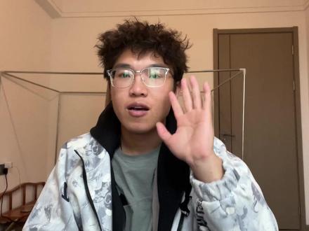 开源推荐 | 我是如何从零开始制作这个微型步行机器人的 这是芝麻,一个价格亲民的小型步行机器人朋友。它由八个伺服电机驱动,正面配备一块 OLED 屏幕,可以做出各种可爱的表情。芝麻虽然外形简单,但设计却非常巧妙。这段视频详细介绍了我如何构思芝麻机器人项目,它如何发展成为一个开源项目,以及支撑其运行的技术栈。我花了四个多月的时间设计和研究这个机器人,非常激动能与大家分享。#机器人编程
github地址:GitHub - dorianborian/sesame-robot:一款基于 ESP32 的开源且价格实惠的迷你四足机器人。 --- GitHub - dorianborian/sesame-robot: An open and affordable mini quadruped robot based on ESP32.