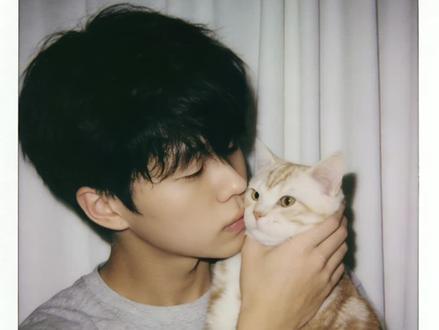 好有爱好喜欢,和猫咪相拥合照ai指令教程来啦! #豆包 #豆包ai #豆包P图已经nextlevel了 #和宠物合照 #和宠物合照指令 和猫咪合照 和自家萌宠合照 豆包P图指令 豆包P图和猫合照 豆包爆改真有两下子 和猫猫合照 豆包ai宠物合照指令 和宠物合照ai指令 和猫咪拍照姿势