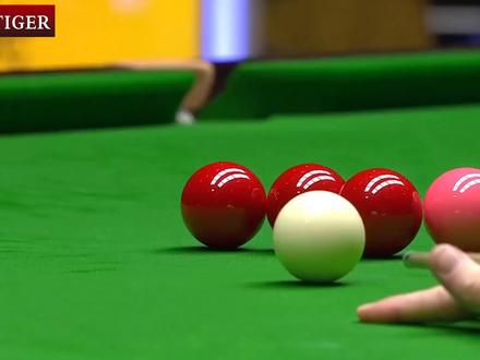 丁俊晖生涯最强拔萝卜,4连鞭逆转准神罗伯逊,怒吼:康忙我最牛#丁俊晖 #罗伯逊 #斯诺克 #台球 #精彩片段