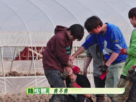 家里调皮弟弟太多!心疼二哥😂 #鹭卓#王一珩 #李耕耘 #陈少熙 #李昊