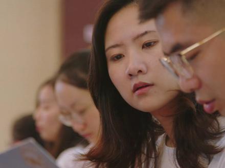 #录取通知书 #通知书 #中国海洋大学 录取通知书寄送中~百川汇成海,于此待君来!@抖音校园 @抖音小助手