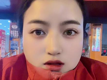 宽带账号密码忘了怎么办?
新换了一个路由器,连接宽带时需要填写账号密码,但是忘记了怎么办呢?
方法1:拨打自己宽带运营商的客服电话,转人工客服,提供您的宽带账号和信息即可重置密码。
方法2:找办理业务时宽带盒上的贴纸,一般按照师傅都会把账号密码写在上面。