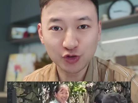 重庆孃孃徒手抓蛇并向路人展示
