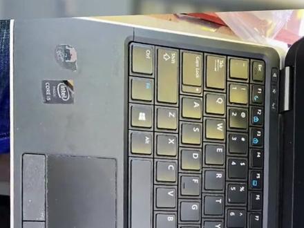 DELL E7240不开机,拆机检测主板供电不正常,无供电,修好开机正常,感谢支持!