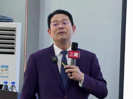 陈光标帮李亚鹏,到底是不是另有所图? #臧其超 #正能量 #陈光标 #李亚鹏 #热点