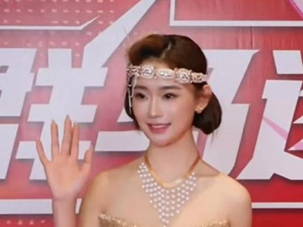 #旭旭宝宝传媒 #华姐姐 #大马猴 #旭旭宝宝传媒女主播 #万万想不到 华姐姐十年美照无人问,一朝开门天下知!传媒美女主播华姐姐喜提新外号“开门姐”@华姐姐🐒⁰⁶¹⁶