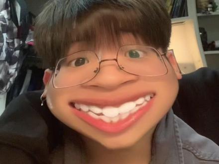 洛洛宝宝突破十万粉丝 全体起立