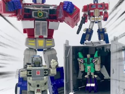 #变形金刚 #擎天柱 你能想到一个车厢能有这么多变法吗?万物皆可变型!出发吧,汽车人!