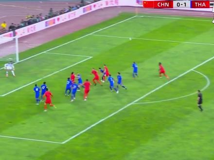 黄健翔怒喷拜合拉木 曾经的屠龙勇士终是成了恶龙 #拜合拉木 #国足 #新疆足球 #国足VS日本