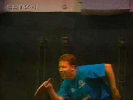 老瓦模仿的是谁?首先排除刘国梁,因为刘国梁没这么高#瓦尔德内尔#刘国梁#蔡振华