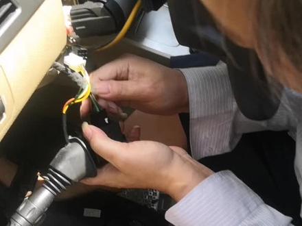 更换别克凯越大灯开关总成!