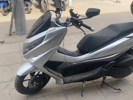 豪爵UHR150电瓶没电了没有机械钥匙🔑如何拆打开后座在线观看 #豪爵uhr150 #踏板摩托车 #电瓶车 #电摩 #踏板车 #电瓶亏电 #代步工具 #踏板摩托 #摩托车修理 #别叫我电动车