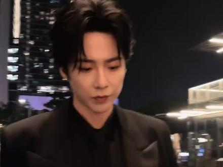 宁哥怎么一个吹羽毛游戏也能玩得这么燃,一击绝鲨帅爆了!#刘宇宁 #音乐缘计划