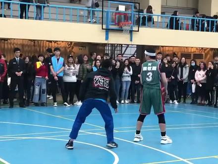 萧敬腾的篮球水平应该是明星li最好的吧?