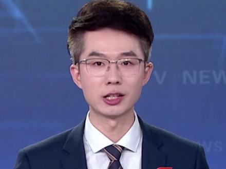 广西女生球场秀“神龙摆尾”,谁说篮球只是男生的主场?#谁来看下这女生什么球风 #未来之妞 #校园篮球 #女篮 #广西dou知道