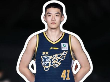 杜锋终于如愿得到了属于自己的“胡金秋”,18岁的王洪泽频频打出高光表现,这位耐高决赛MVP的少年能达到什么高度呢?#王洪泽 #广东男篮 #dou来cba