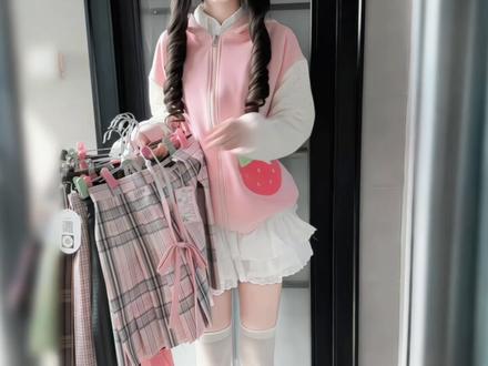 宝子们我卡上了吗(妹子你咋不摘吊牌 yc:@時夢^ #我陈平安唯有一剑 #jk变装卡点#jk#剑来#dou上热门