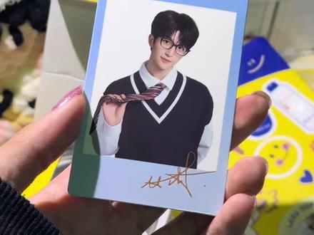 这期直接青春完了#黄子弘凡 #开箱 #帅 #开箱视频