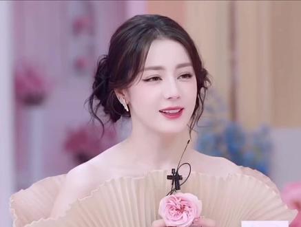 要听#立白 #直播 间主持人的话3.28看#白日提灯 #迪丽热巴