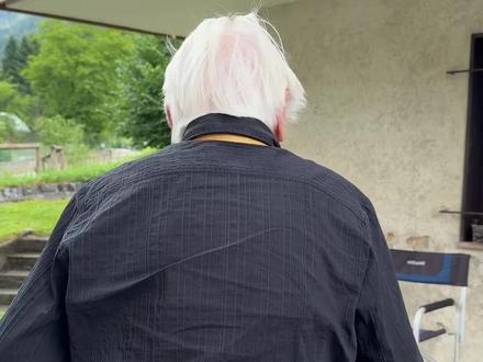 阿尔卑斯山100岁老人的生活态度,狠狠的爱自己! #阿尔卑斯山