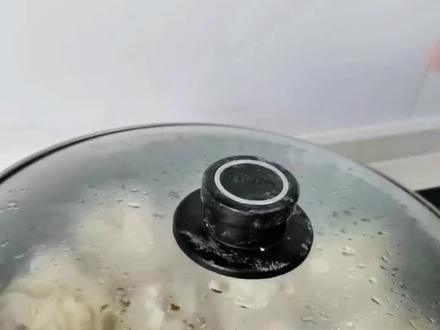 今天做了烧麦,简单好做,没有添加剂,非常好吃,请把红心点亮关注收藏一起做吧#烧麦#烧麦包法 #烧麦皮做法#美食分享 #东北菜#烧麦家常做法