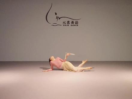 #古典舞 #媚 #媚舞蹈 好看的舞永远跳不腻💕我什么时候才能拥有@朱瑾慧 小姐姐的爆能🤩@DOU+小助手 @以霖舞蹈