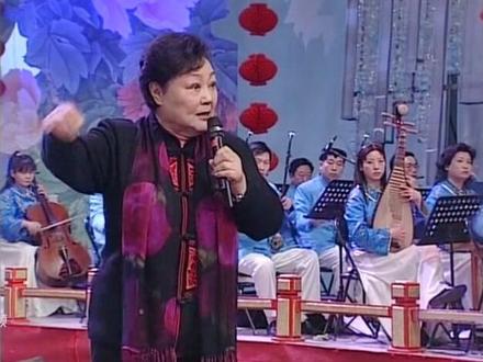 马金凤大师演绎的《穆桂英挂帅》选段“辕门外三声炮如同雷震”真是经典绝伦!