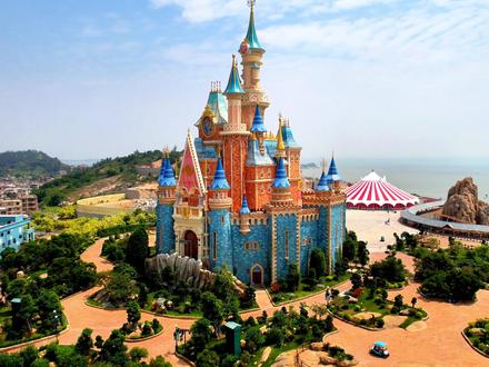 很多人不知道泉州欧乐堡怎么游玩,今天欧乐堡的游玩攻略来咯~#泉州欧乐堡海洋王国乐园 #今年最后一个小长假去哪玩 #中秋遇上国庆太哇塞了 #国庆旅行指南 #旅行推荐官