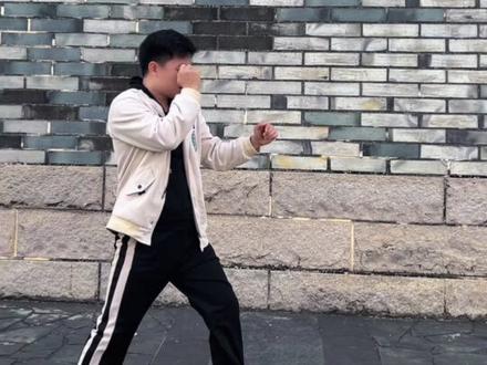 泰拳飞膝教学
#格斗 #防身术 #一招制敌