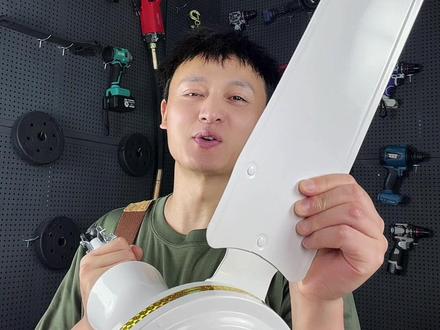 最近换了美的这款新型吊扇,客厅卧室都能用,变频节能这点还挺戳我的~
隐翼设计不占地方,风力够大但声音很轻,平时做饭或者休息时开着也不吵。最满意的是易清洗,不用费劲拆半天,省了不少事~
#风扇#吊扇#美的风扇#吊扇推荐#静音风扇