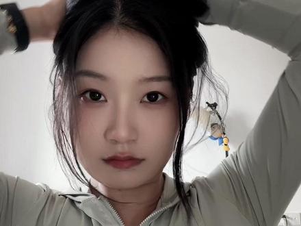 被白鹿帅到尖叫✨这款丸子头我居然复刻出来啦~ 发量少的姐妹也可以放心冲 方圆脸也可显大气国泰民安啦 太爱了#方圆脸适合的发型 #创作者中心 #创作灵感 #白鹿 #白鹿同款