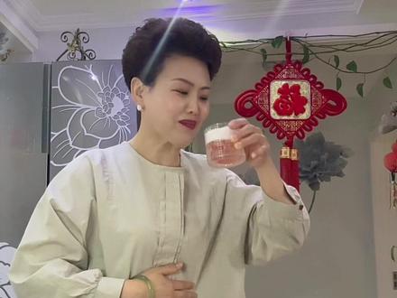 放下天不难、放下地不难,最难的是放下手中的筷子。