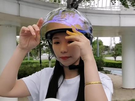 野马天窗头盔 时尚百搭大天窗头盔,男女通用,头围可调大小,双镜片设计适应各种天气佩戴,夏季透气通勤选择#野马头盔 #电动车头盔 #电动车摩托车头盔 #四季通用头盔