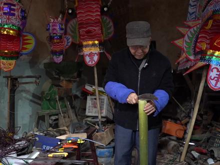 扎龙灯,迎新春。#贵州思南 #迎新春 #许家坝炸龙 #民俗文化 (杨廷雪 黄亦文 杨敏)