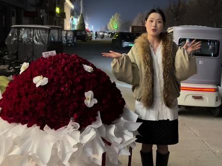 今天一天忙的没吃饭,就为了我的小店,明天伴手礼,车厘子,男团都有……#澜湾笑笑女装 #开业啦