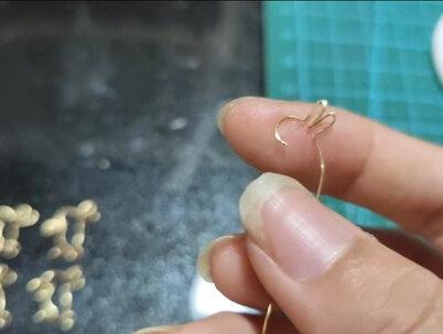 来看看怎么用铜丝做出一只兔子的,学会了吗