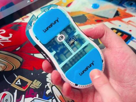 游狼HtxUltra搭配Luna33原装大脚贴 真的深得我心 Luna33国产t0鼠标了 这个脚贴真让我想起了刚摸到Luna33涂层的那种润感 夯爆了!#游狼 #三角洲行动 #游戏外设 #鼠标推荐