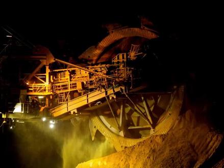 紫金斥资百亿,收编赤峰黄金 #赤峰黄金 #A股 #股票 #知识科普 #黄金