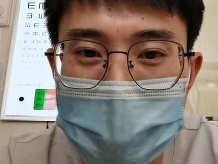 #专业验光配镜 国产镜片里万新,汇鼎,明月,康耐特,优立等这些品牌的国产镜片的MR系列的品质都是非常高的,大家只要认准了去购买就不会有错
