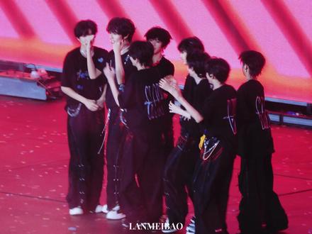 小星星组上台早了?请你像羊这样做🤔 251227《街舞少年》
#杨博文 #街舞少年tf家族 #阿姨之歌 #tf家族新年音乐会 #tf家族