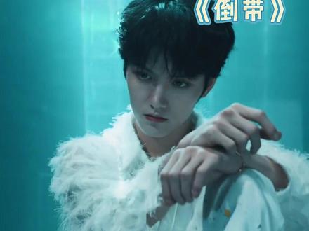 灵超的这两首翻唱真的唱出了他自己的味道!#oner #灵超 #翻唱 #开口跪 @抖音小助手 @DOU+小助手