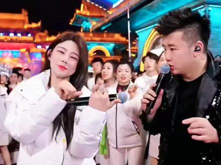 婷儿虽然不是最优秀的,但肯定是最实在最努力的一个主播