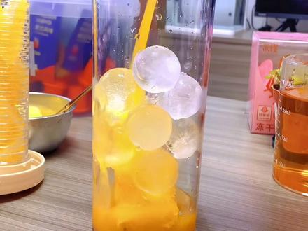 怎么把一箱冰糖橙吃出多个花样呀?
#网红饮品 #健康果汁 #创作灵感