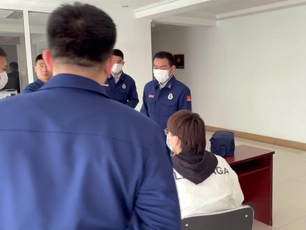 是什么让#蓝朋友 的表情如此凝重……#抖来学安全